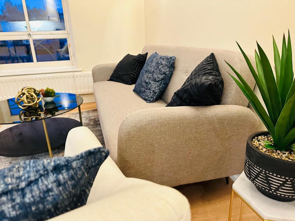 The Wimbledon Haven - Free Parking Apartment Лондон Екстериор снимка