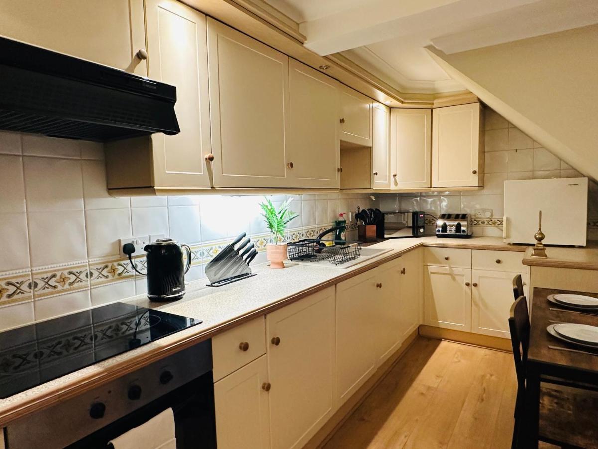 The Wimbledon Haven - Free Parking Apartment Лондон Екстериор снимка