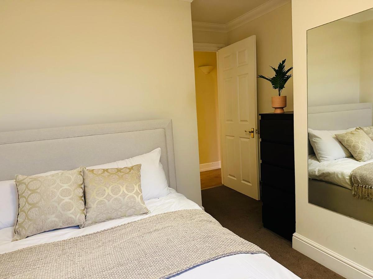 The Wimbledon Haven - Free Parking Apartment Лондон Екстериор снимка